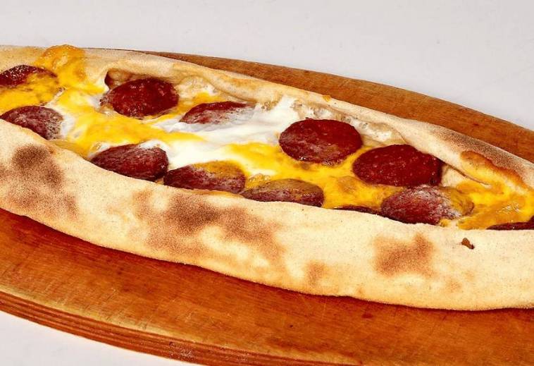 Sucuklu Yumurtalı Pide